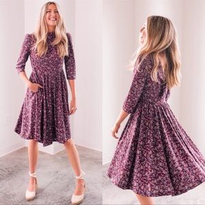 NWT Gal Meets Glam Collection Beth V-Back Dress - Size 4